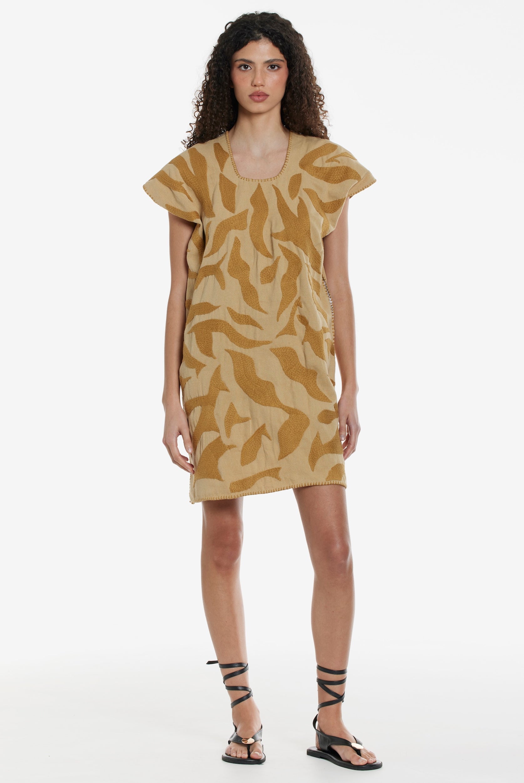 Ahida Correale Número 10 Mini kaftan in mustard / tan — handwoven cotton by artisans in San Juan Colorado, Oaxaca
