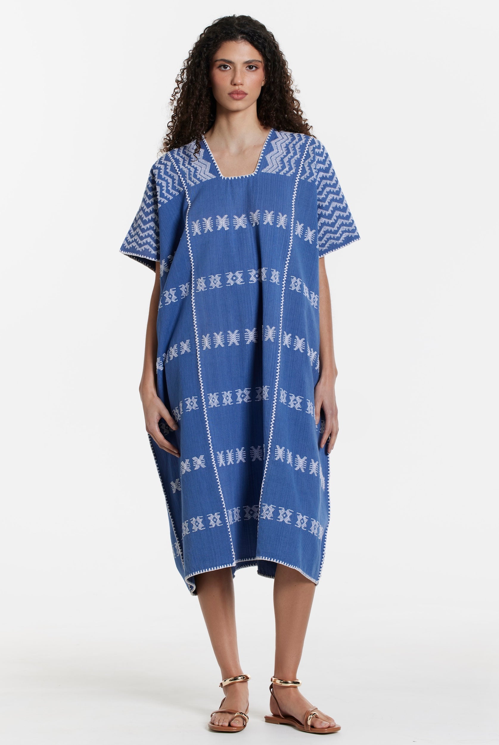 Ahida Correale Número 37 Midi kaftan in Indigo & Ivory — handwoven cotton by artisans in San Juan Colorado, Oaxaca