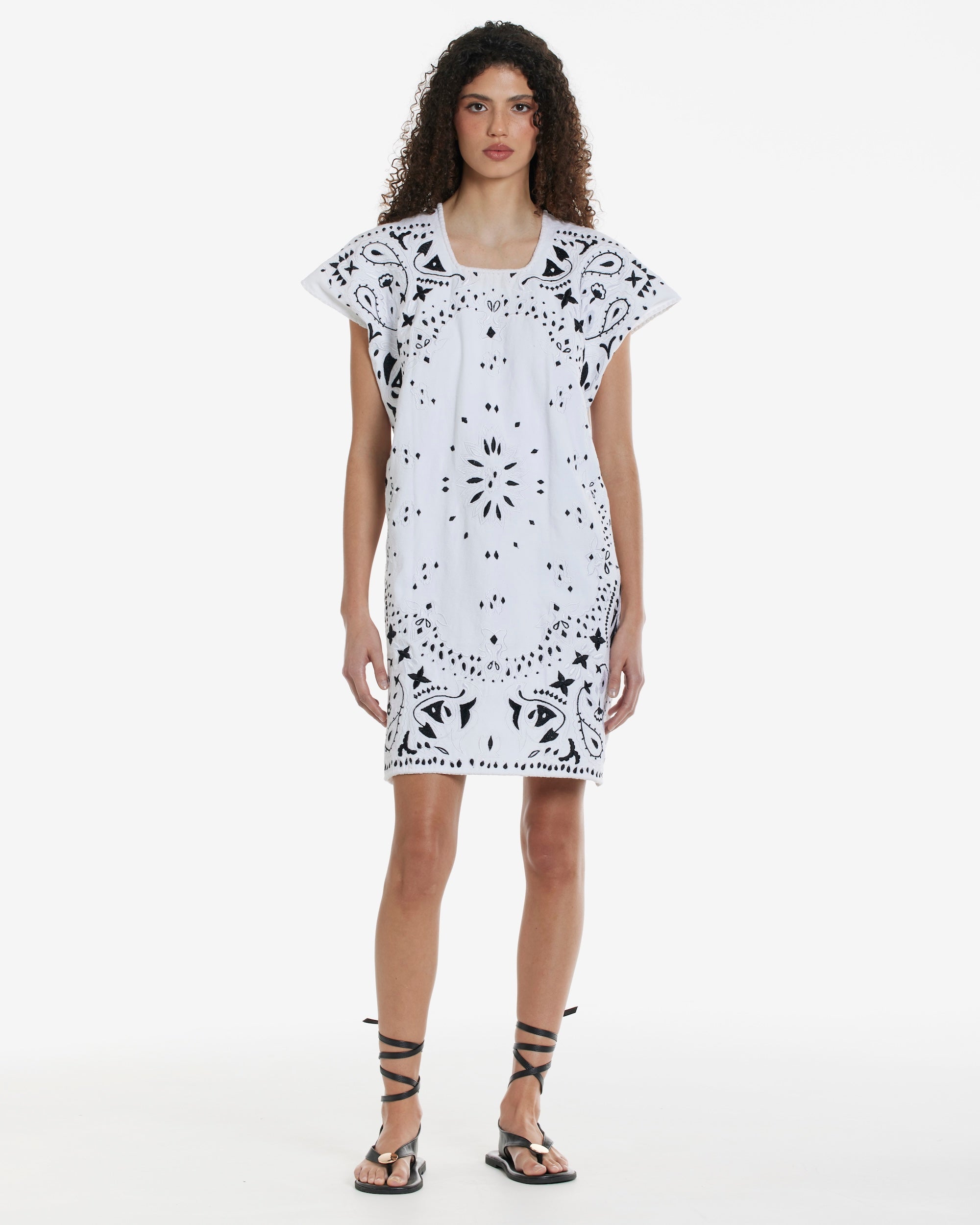 Ahida Correale Número 2 Mini kaftan in white / black — handwoven cotton by artisans in San Juan Colorado, Oaxaca