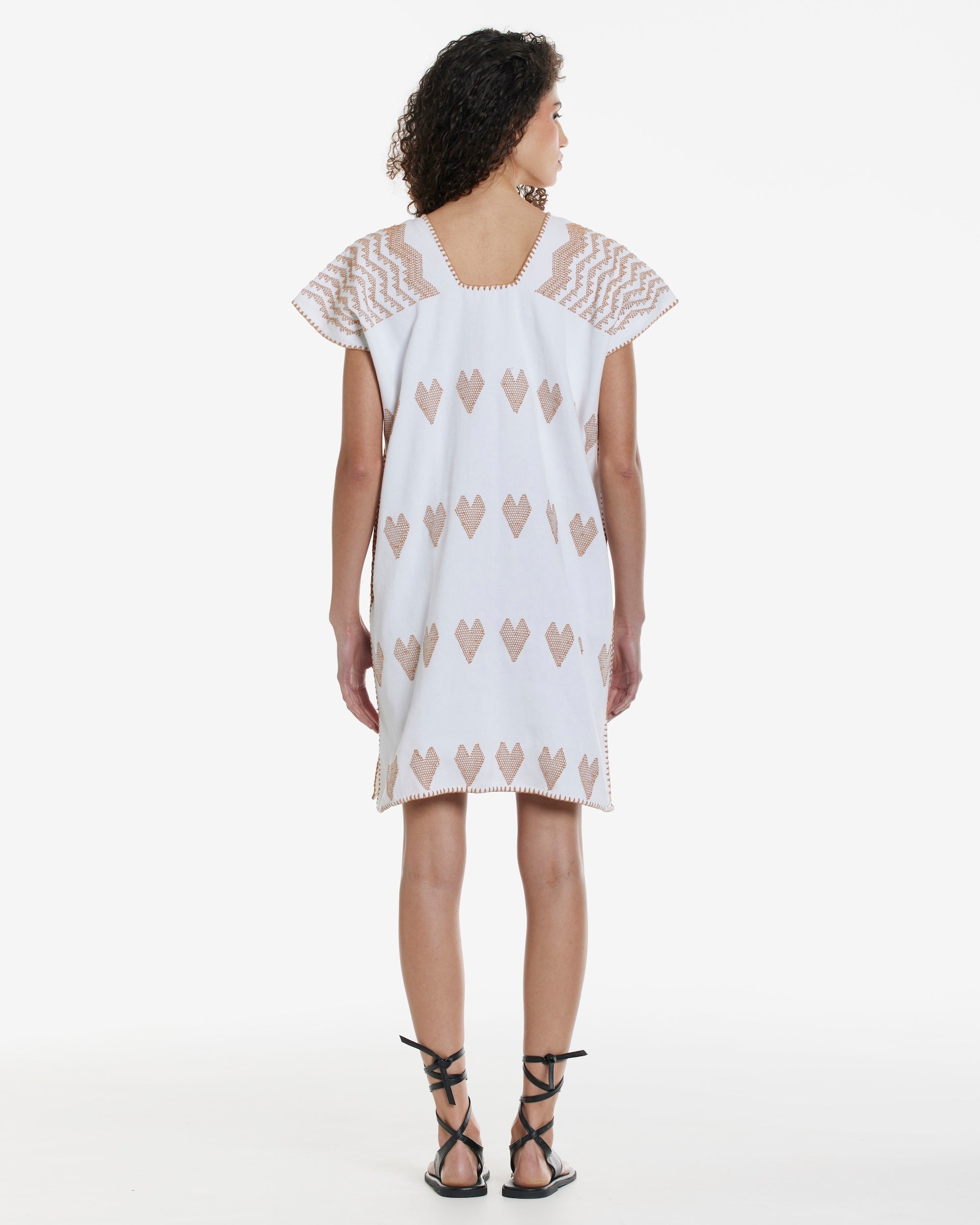 Ahida Correale Número 51 Mini kaftan in tan / ivory — handwoven cotton by artisans in San Juan Colorado, Oaxaca