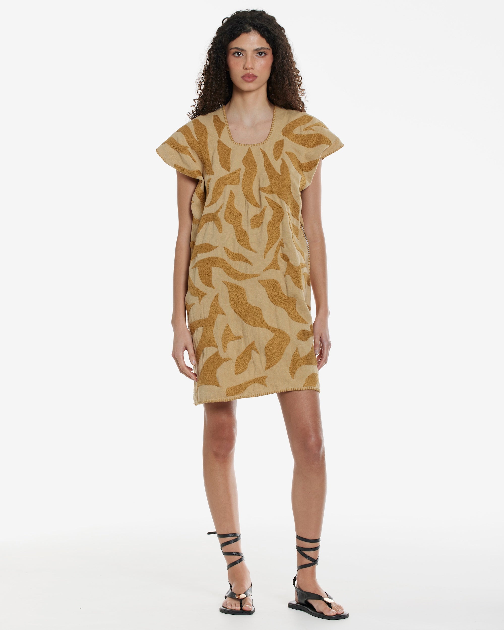 Ahida Correale Número 10 Mini kaftan in mustard / tan — handwoven cotton by artisans in San Juan Colorado, Oaxaca