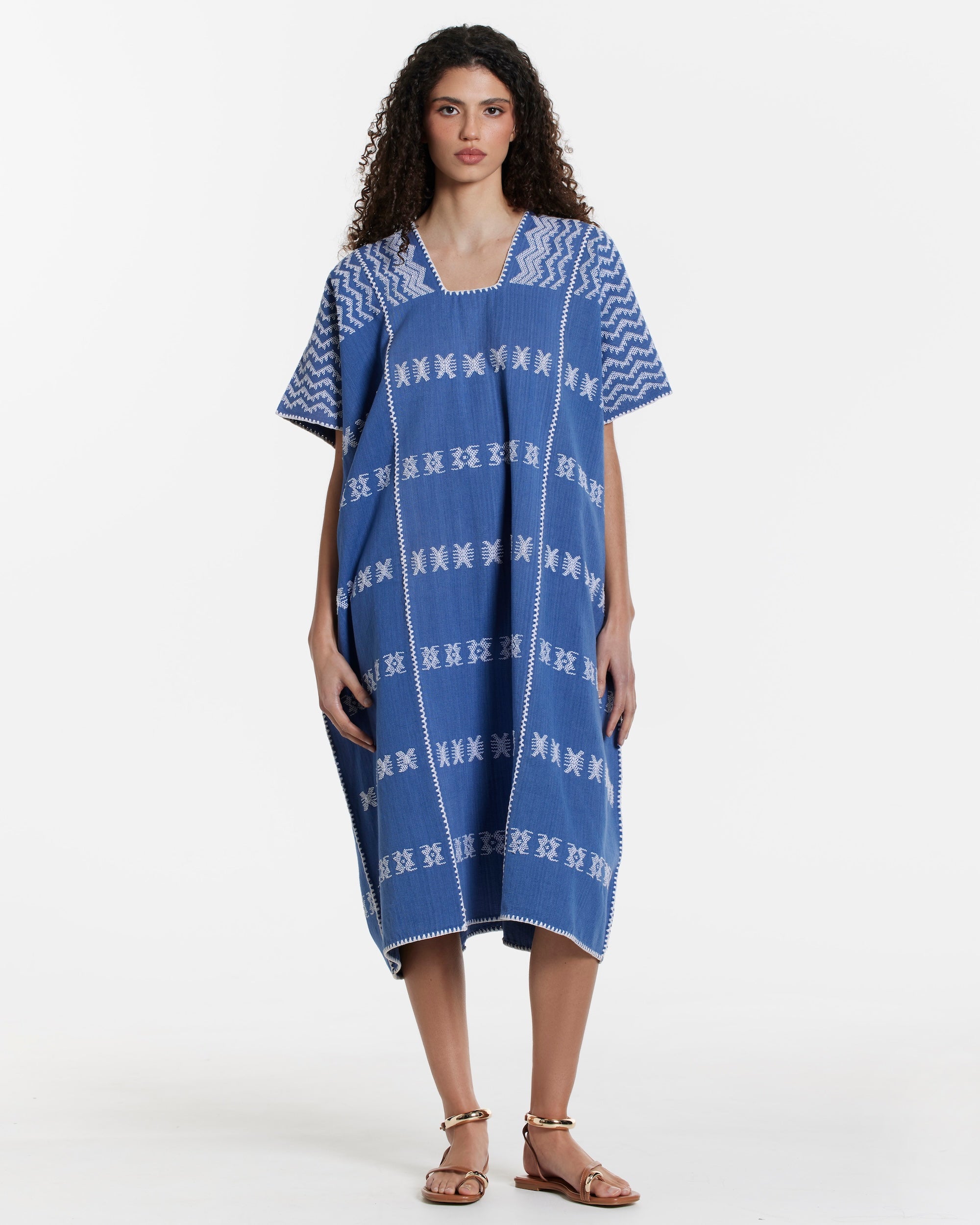 Ahida Correale Número 37 Midi kaftan in Indigo & Ivory — handwoven cotton by artisans in San Juan Colorado, Oaxaca