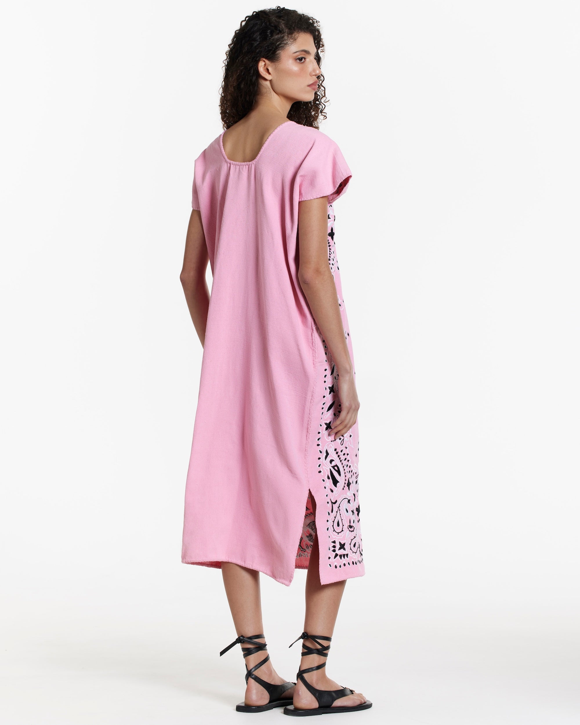 Ahida Correale Número 24 Midi kaftan in Rose Pink — handwoven cotton by artisans in San Juan Colorado, Oaxaca